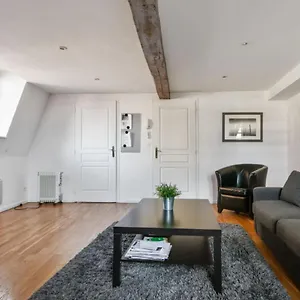 https://charming-flat-at-the-heart-of-old-lille-close-to.lillehotels.org
